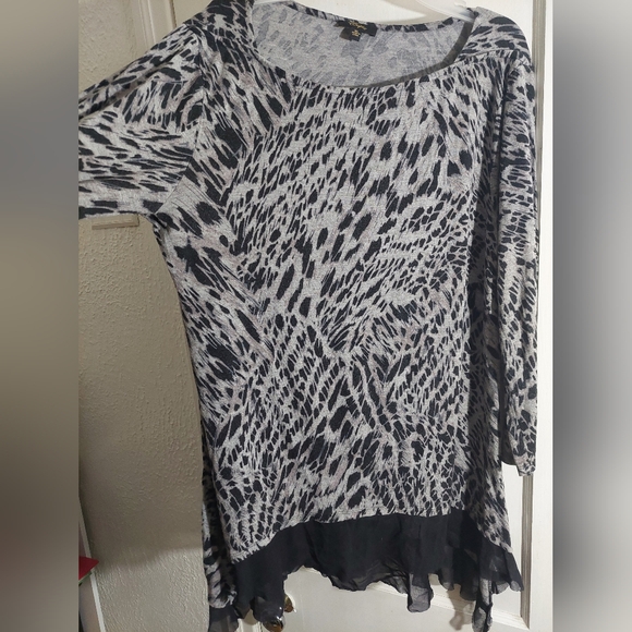 Animal Print Tunic Top Handkerchief Hem Size X large Oversized Loose Comfy - Picture 2 of 5